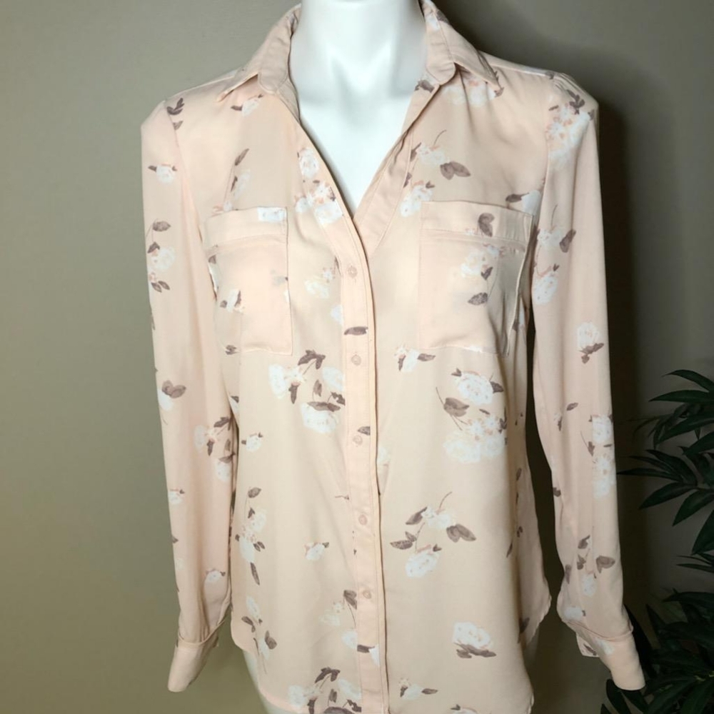 {Candie's} Pink Floral Button Down Top